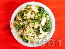 Рецепта Салата с китайско зеле, броколи и тиквички